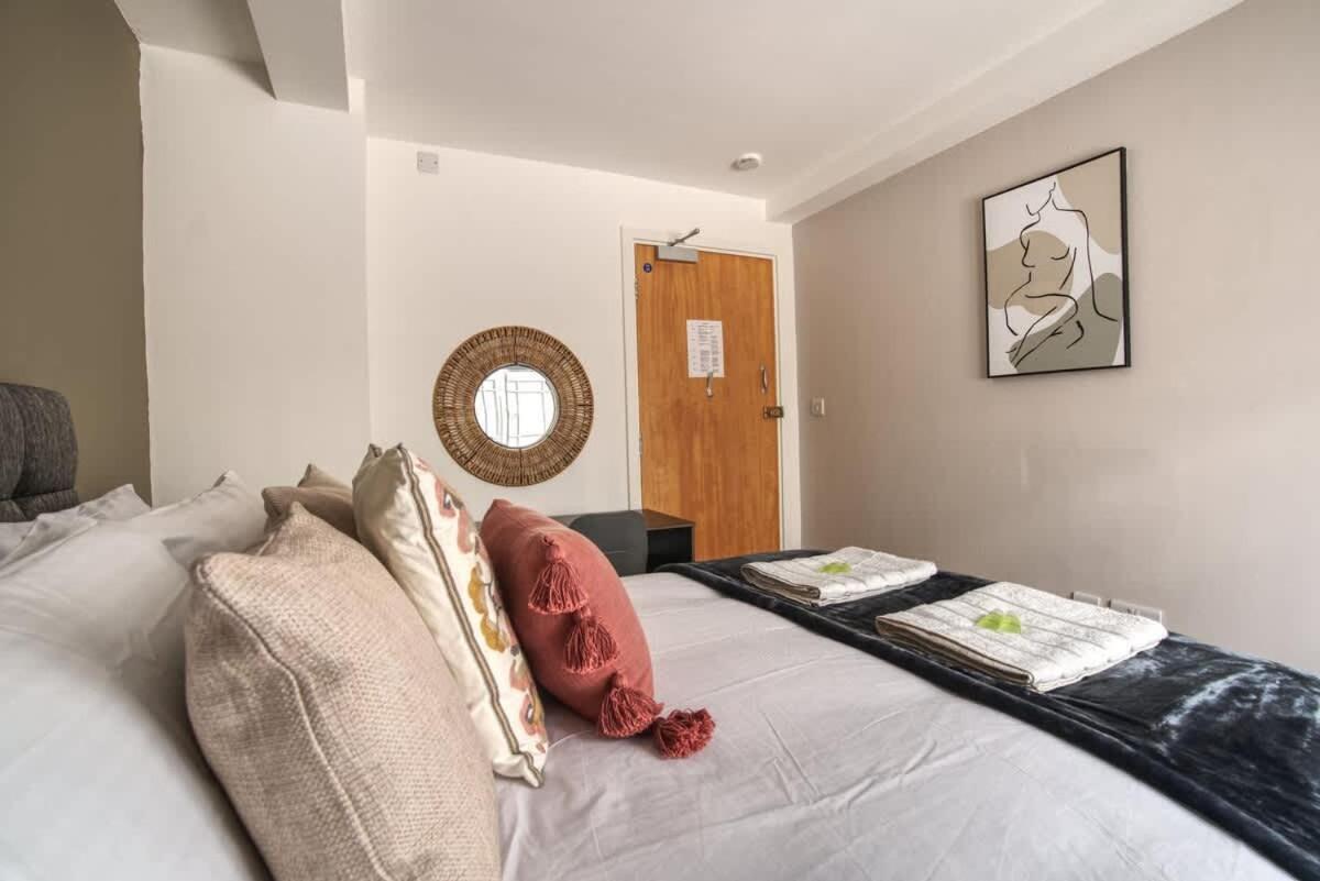 2Br City Centre Apt, Self Check In, Wifi, By Derbnb Sheffield Luaran gambar