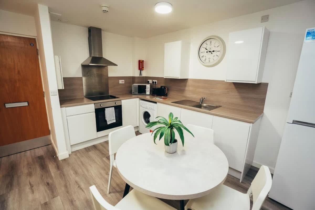 2Br City Centre Apt, Self Check In, Wifi, By Derbnb Sheffield Luaran gambar